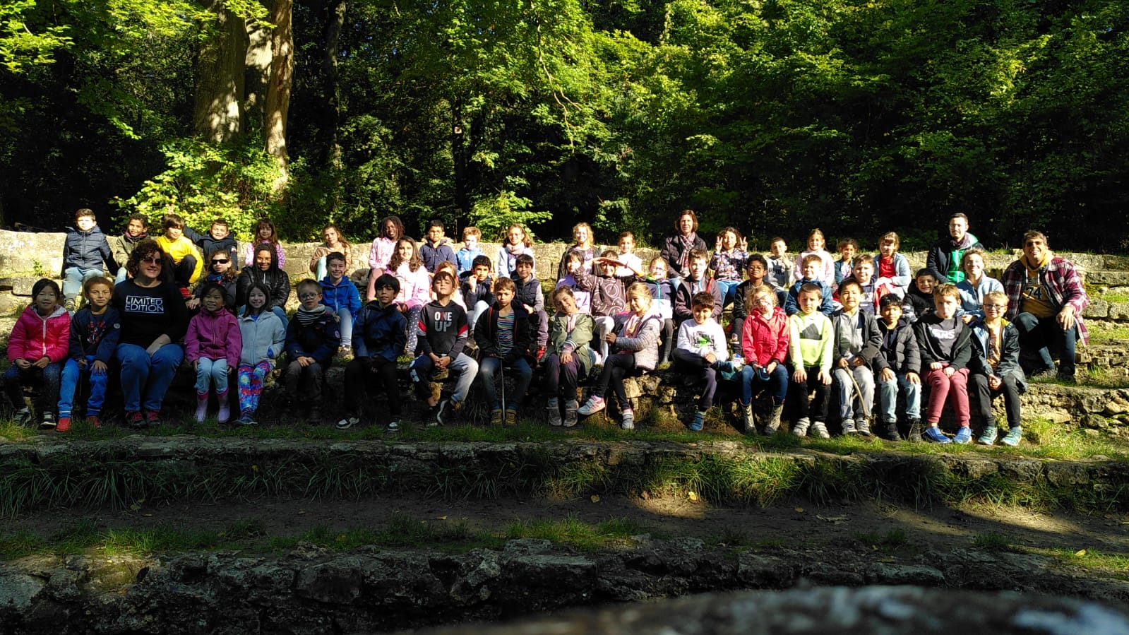 Classe verte à Jambville avec les classes CE2 -CM1 et CM2 ulis avec des activités sportives et sur le thème de la nature