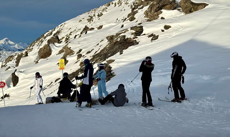 Séjour à Valmeinier pour les 1ères STD2A entre projets artistiques et ski